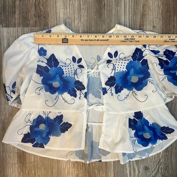 Sunday Up White and Blue Floral Tie‎ Blouse Puff Sleeves Crop Top Women’s Large - Picture 3 of 8